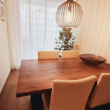 Spacious Apartment, Canal Area, Center